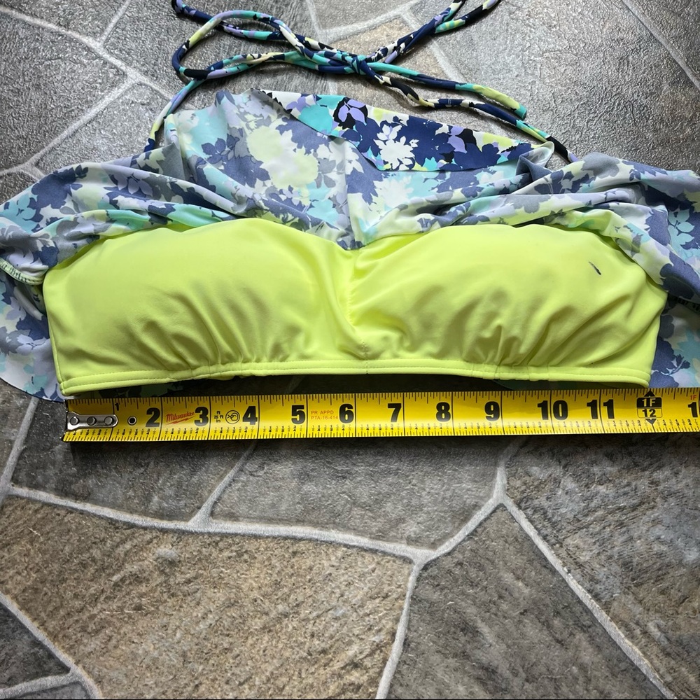 New Look Ruffle Bikini Top - Picture 10 of 13